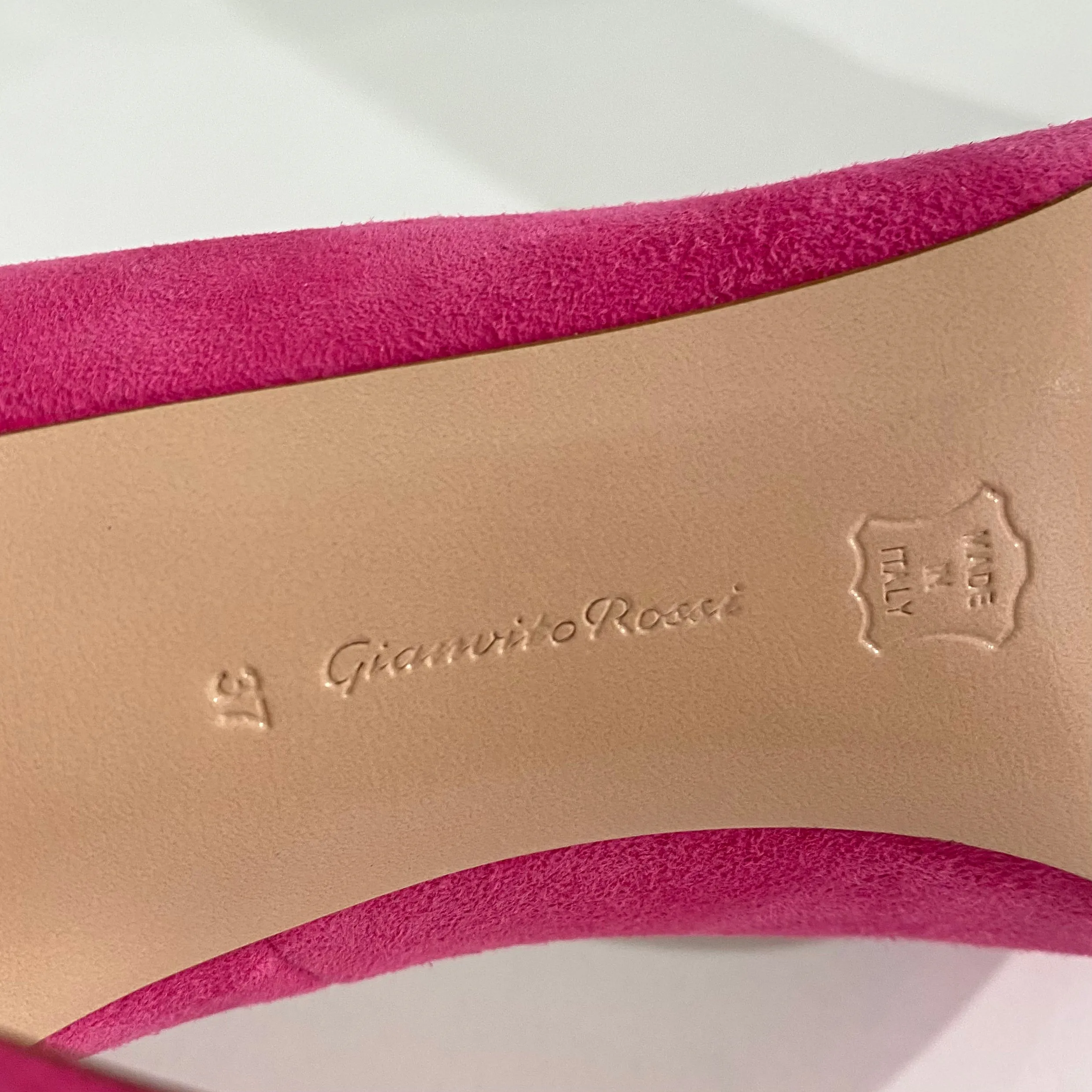 Gianvito Rossi Pink Pumps